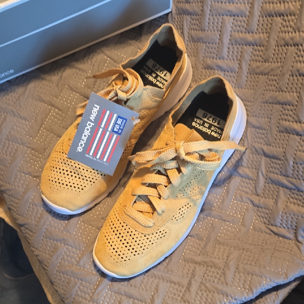New Balance Men's Mustard Sneakers
